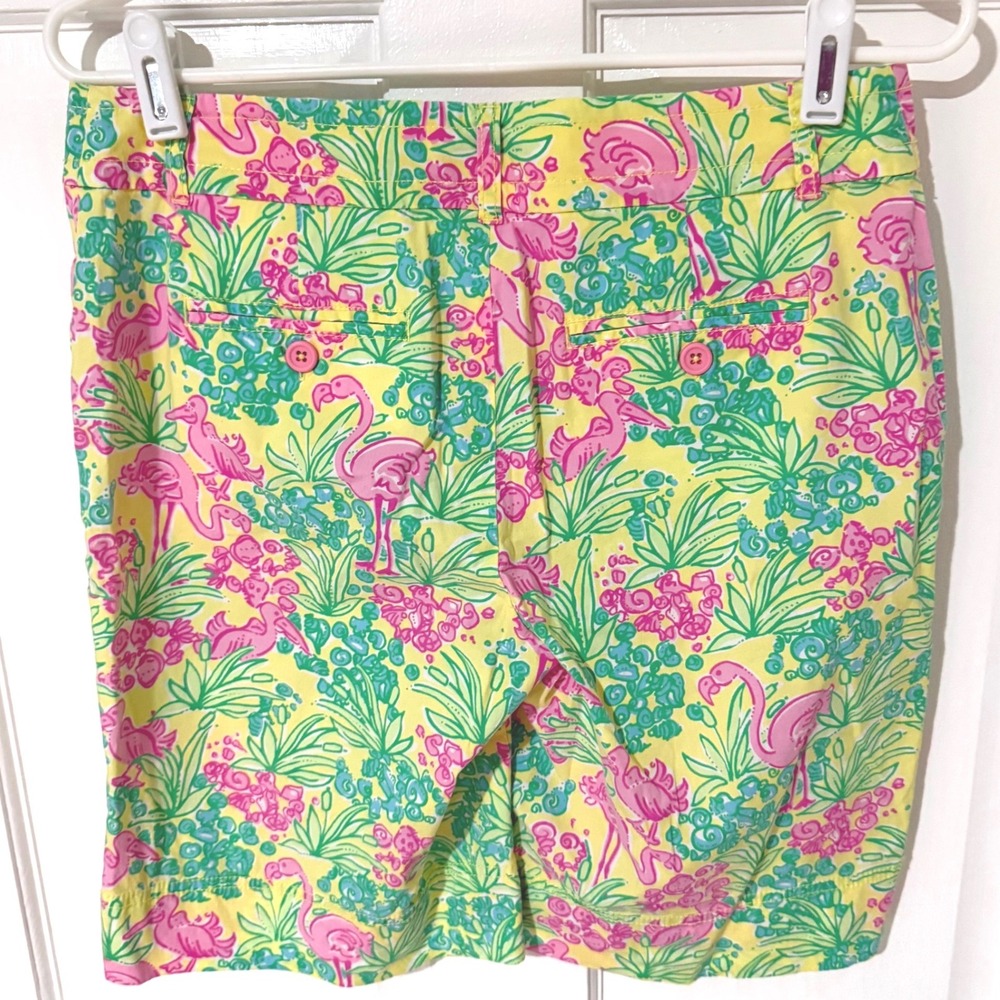 Lilly Pulitzer Flamingo Pelican Tropical Shorts Yellow Palm Beach Fit Size 6 - Picture 2 of 3
